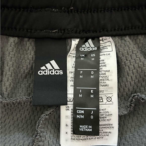 Adidas heather charcoal gray sweatpants; size M. Front pockets. - Picture 5 of 7